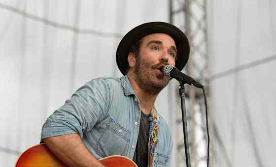 Red Wanting Blue with Cousin Simple