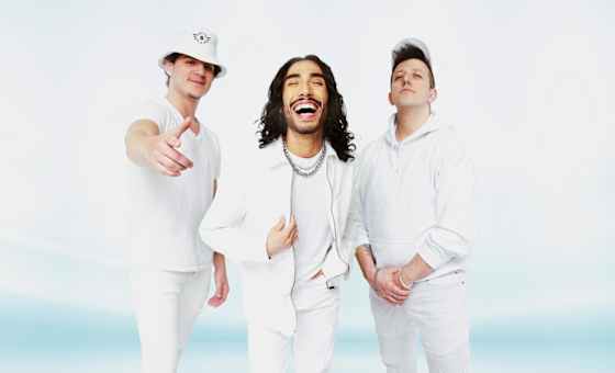 Early Night Out with Boy Band Review