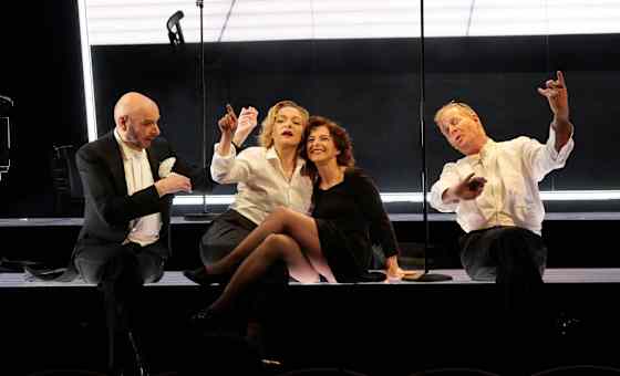 Spatz und Engel - Ein Theaterstück mit Musik von Daniel Große Boymann und Thomas Kahry.