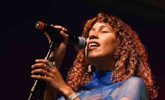Charlotte Dos Santos @ Union Chapel