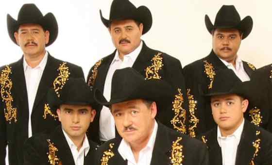 EL FANTASMA Y SU EQUIPO ARMADO, LOS HURACANES DEL NORTE & MAS EN DULUTH