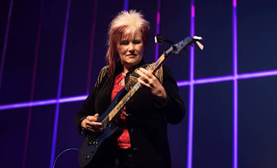 LEGEND THE SHOW IN ORCHESTRA CON JENNIFER BATTEN