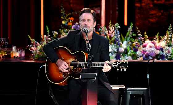 Charles Esten