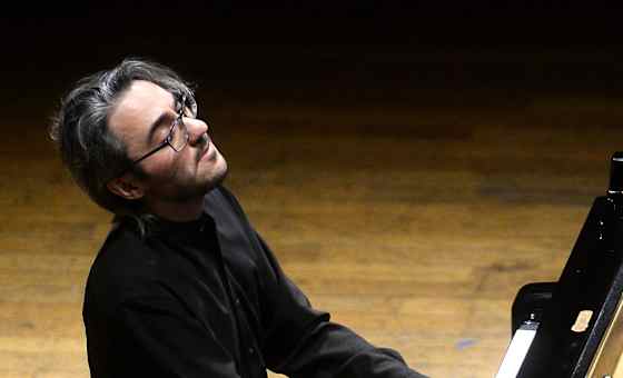 Alexander Gadjiev – Klavier