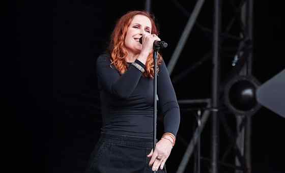 Alison Moyet card
