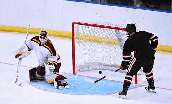 Minnesota Duluth Bulldogs at St. Cloud State Huskies Hockey