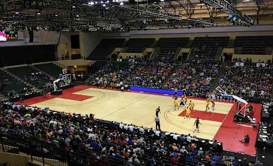 Saint Peter's Peacocks at Quinnipiac Bobcats Basketball