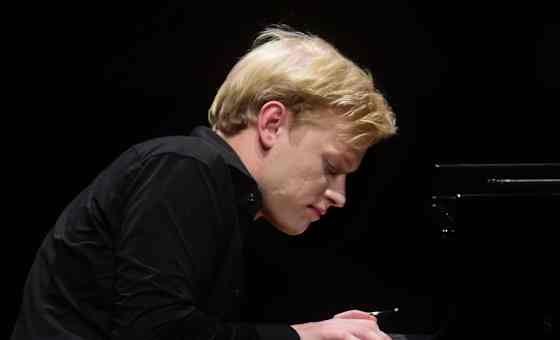 Alexander Malofeev @ Salle Gaveau