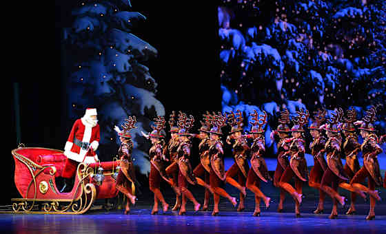 Christmas Spectacular Starring The Radio City Rockettes