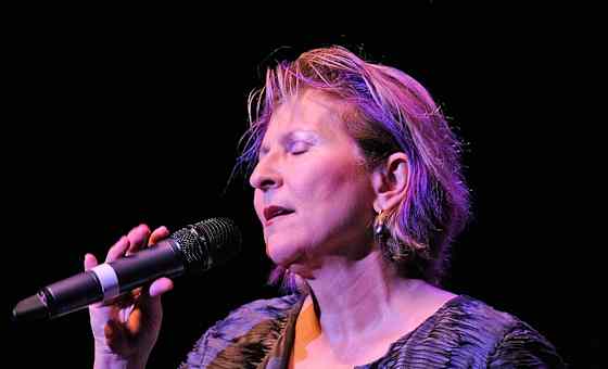 Janis Siegel