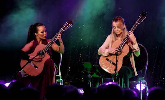 NACHT DER GITARREN - MINNIE MARKS, ROXANE ELFASCI, NIWEL TSUMBU, ANDRÉ CAVALCANTE