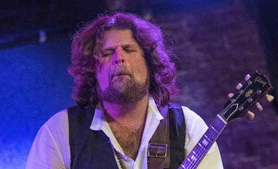 JD Simo and Black Joe Lewis & The Honeybears