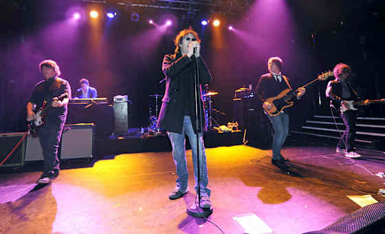 Kelley Stoltz (Ex Echo & The Bunnymen) + Supports