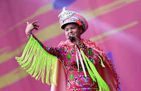 Bomba Estereo Bilet