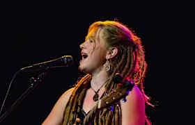Entradas Crystal Bowersox