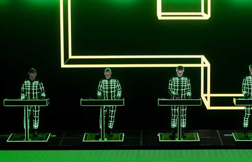 KRAFTWERK MULTIMEDIA TOUR 2025 ? 50 YEARS OF AUTOBAHN Queen Elizabeth