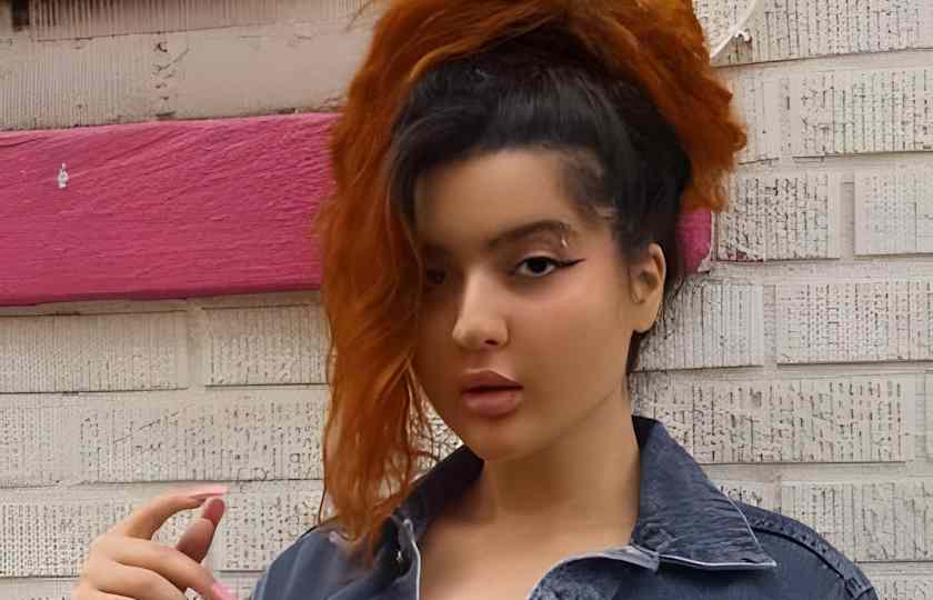 Dounia - Artist