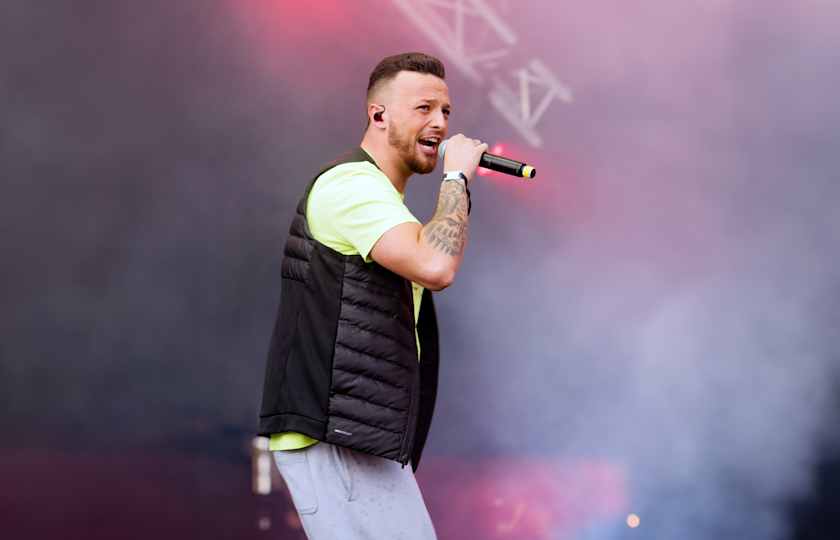 Azet Tickets | Konzertkarten für Azet Tour 2026 - viagogo